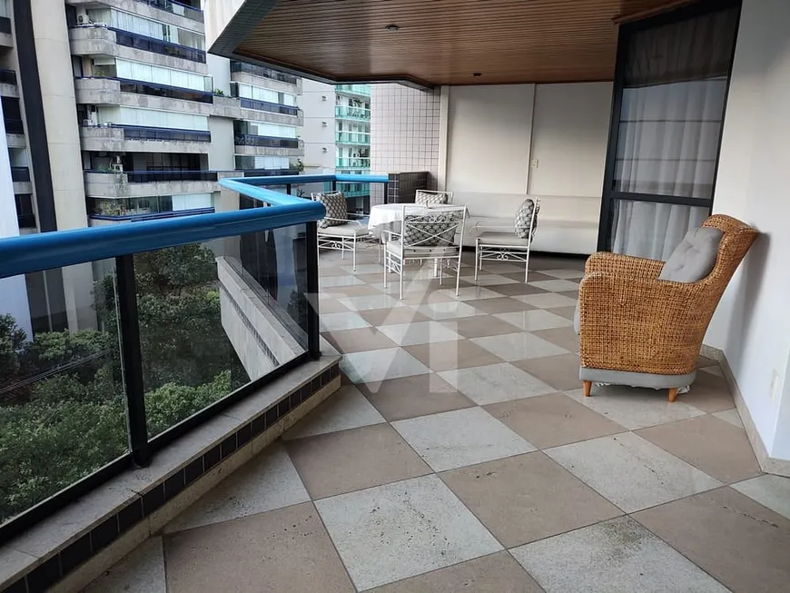 Foto 1 de Apartamento com 3 Quartos à venda, 145m² em Praia do Canto, Vitória