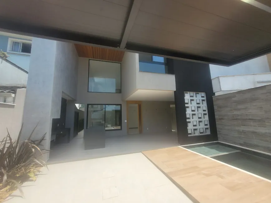 Foto 1 de Casa com 4 Quartos à venda, 320m² em Vargem Pequena, Rio de Janeiro