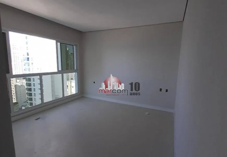 Foto 1 de Apartamento com 4 Quartos à venda, 161m² em Pioneiros, Balneário Camboriú