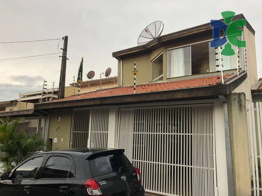 Foto 1 de Sobrado com 4 Quartos à venda, 235m² em Villa Branca, Jacareí