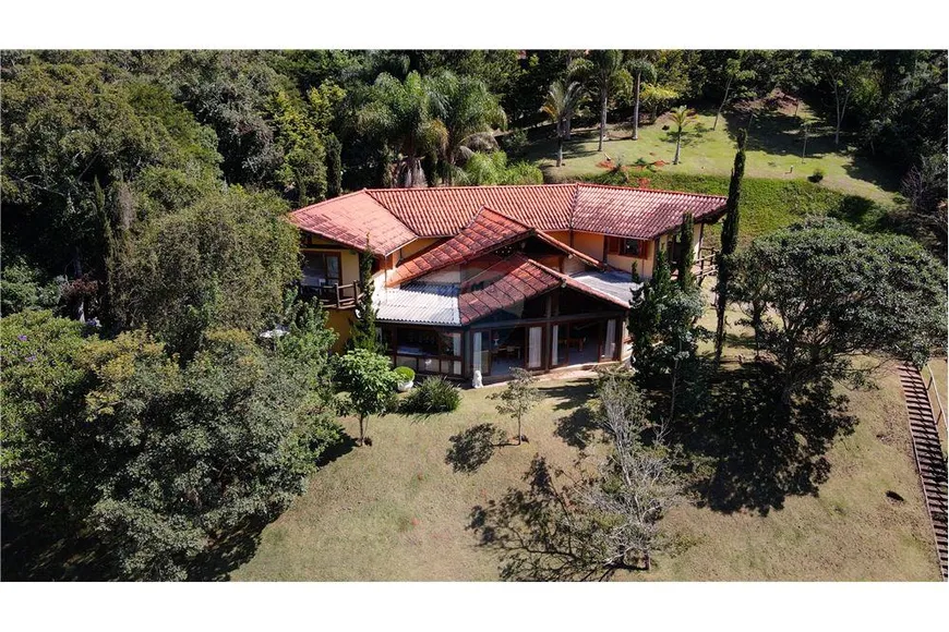 Foto 1 de Casa de Condomínio com 5 Quartos à venda, 290m² em Itaipava, Petrópolis