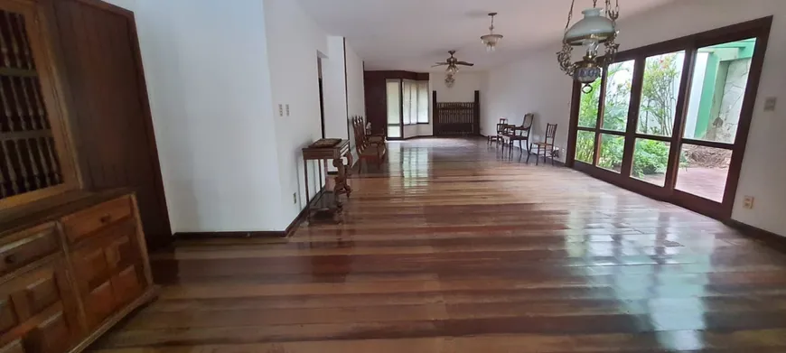 Foto 1 de Casa com 6 Quartos à venda, 465m² em Caminho Das Árvores, Salvador