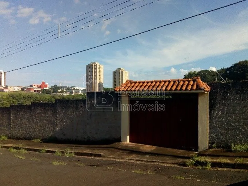 Foto 1 de Lote/Terreno para venda ou aluguel, 2758m² em Vila Santana, Araraquara