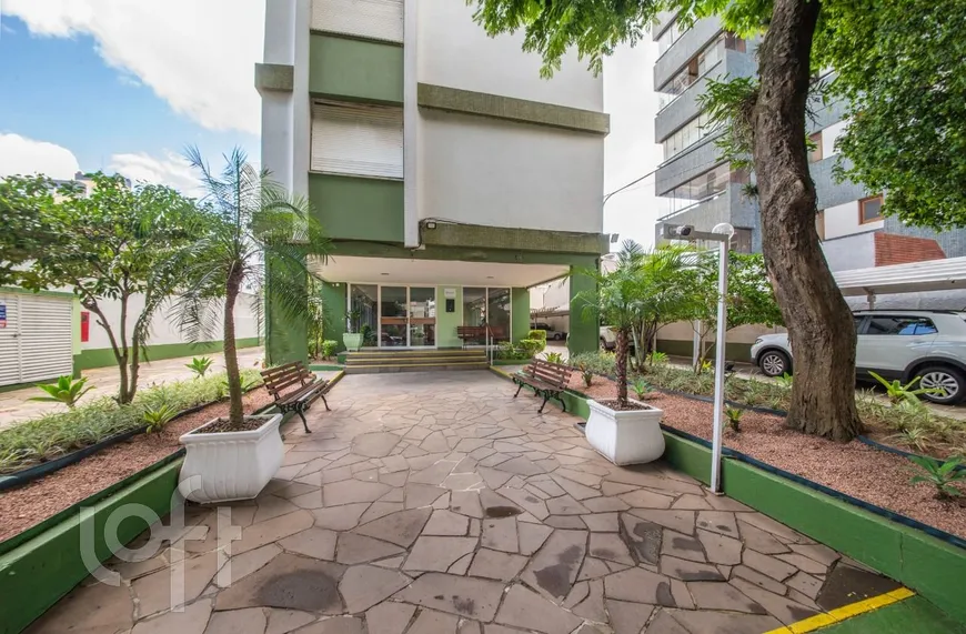 Foto 1 de Apartamento com 4 Quartos à venda, 93m² em Rio Branco, Porto Alegre