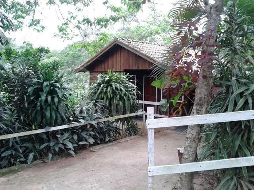 Foto 1 de Fazenda/Sítio com 3 Quartos à venda, 200m² em Paisagem Casa Grande, Cotia