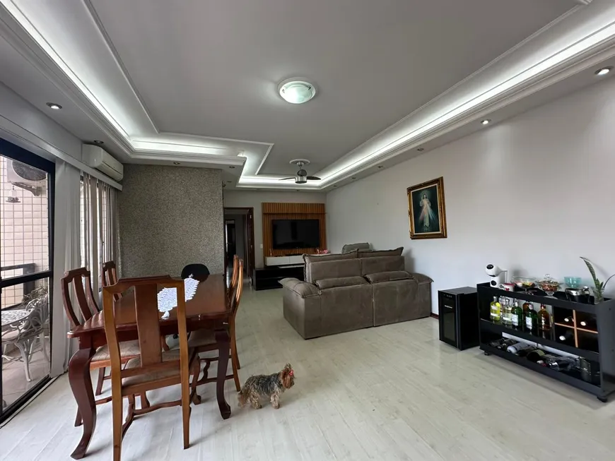 Foto 1 de Apartamento com 3 Quartos à venda, 135m² em Campo Grande, Santos