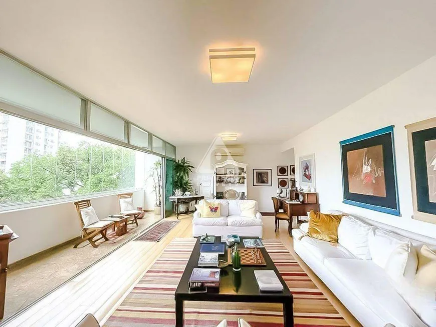 Foto 1 de Apartamento com 4 Quartos à venda, 193m² em Lagoa, Rio de Janeiro