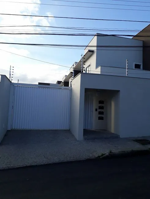 Foto 1 de Sobrado com 3 Quartos à venda, 155m² em Bom Retiro, Joinville