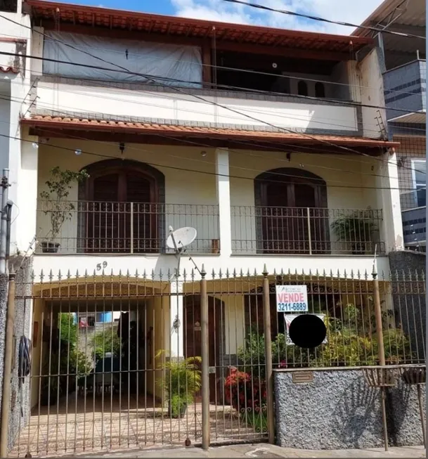 Foto 1 de Casa com 5 Quartos à venda, 240m² em Democrata, Juiz de Fora