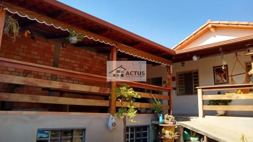 Foto 1 de Casa com 2 Quartos à venda, 120m² em Santo Antonio, Sarzedo