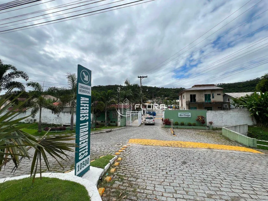 Foto 1 de Casa de Condomínio com 3 Quartos à venda, 72m² em Várzea das Moças, São Gonçalo