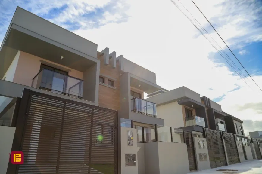 Foto 1 de Casa com 3 Quartos à venda, 123m² em Campeche, Florianópolis