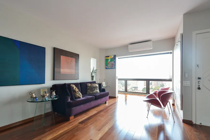 Foto 1 de Apartamento com 2 Quartos à venda, 151m² em Vila Olímpia, São Paulo