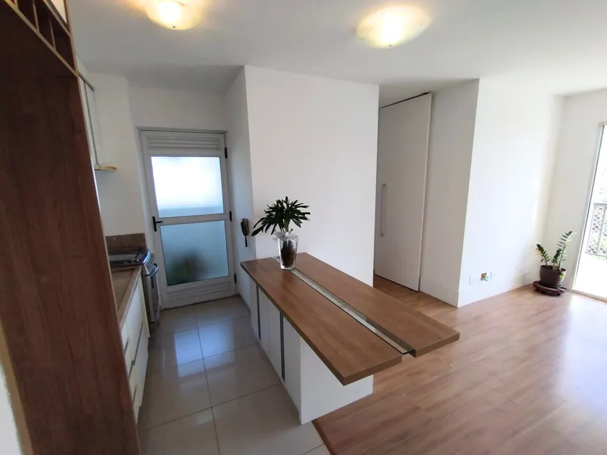 Foto 1 de Apartamento com 2 Quartos para alugar, 48m² em Vila Anastácio, São Paulo