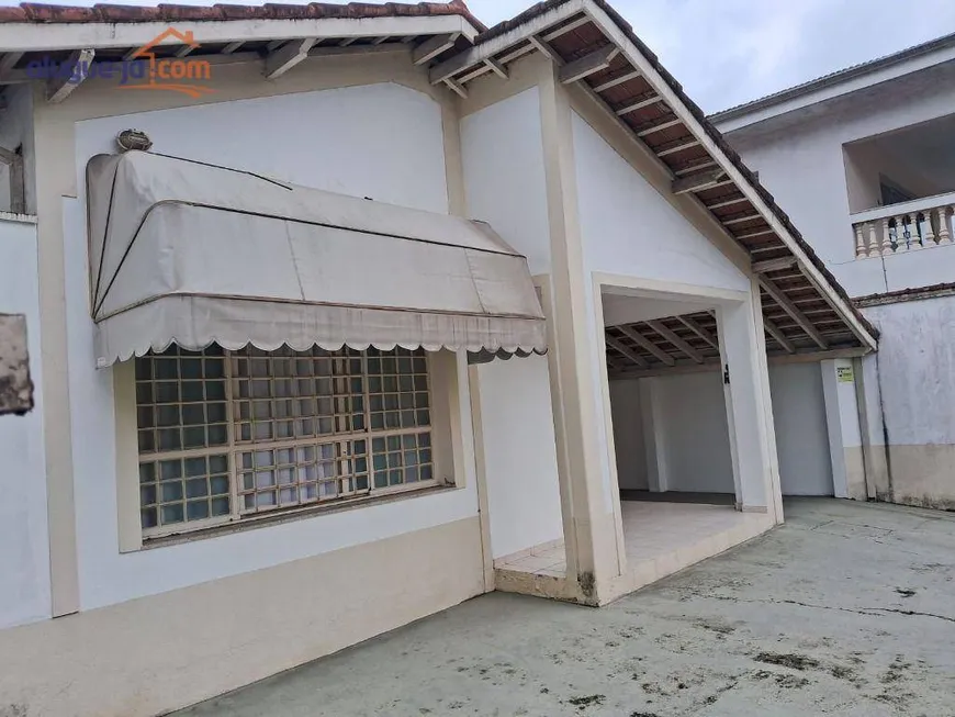 Foto 1 de Casa com 4 Quartos à venda, 200m² em Centro, Ubatuba