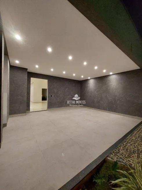 Foto 1 de Casa com 3 Quartos à venda, 150m² em Aclimacao, Uberlândia