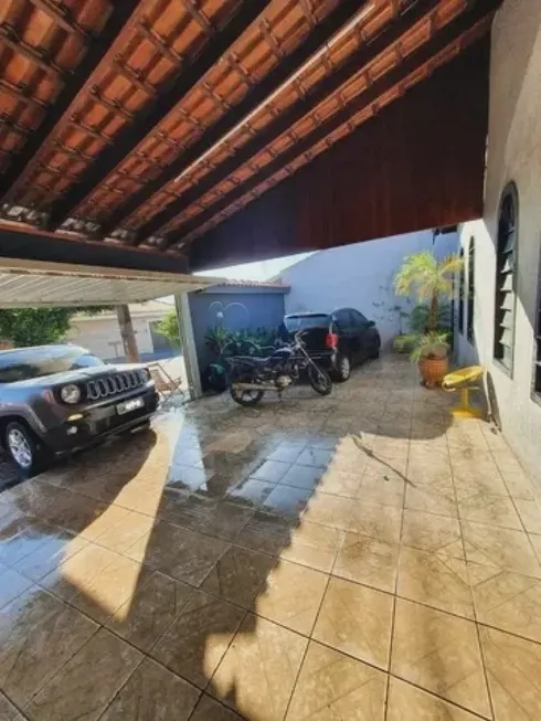 Foto 1 de Casa com 3 Quartos à venda, 137m² em Antonio Marincek, Ribeirão Preto