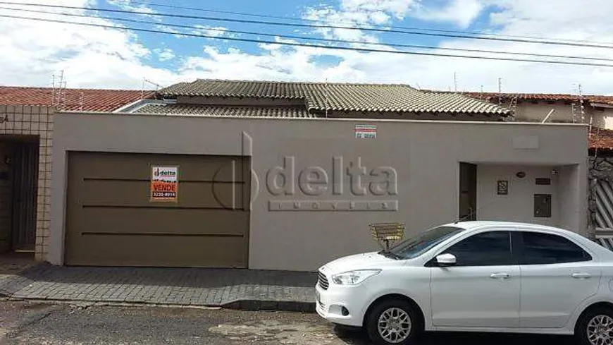 Foto 1 de Casa com 3 Quartos à venda, 183m² em Planalto, Uberlândia