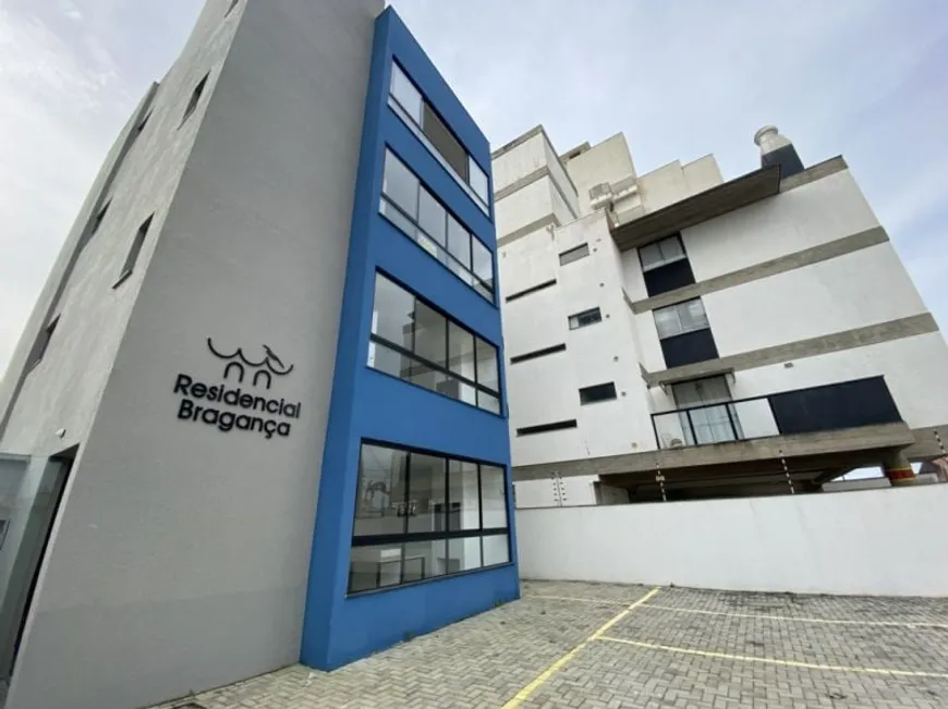 Foto 1 de Apartamento com 2 Quartos para alugar, 66m² em Itacolomi, Balneário Piçarras