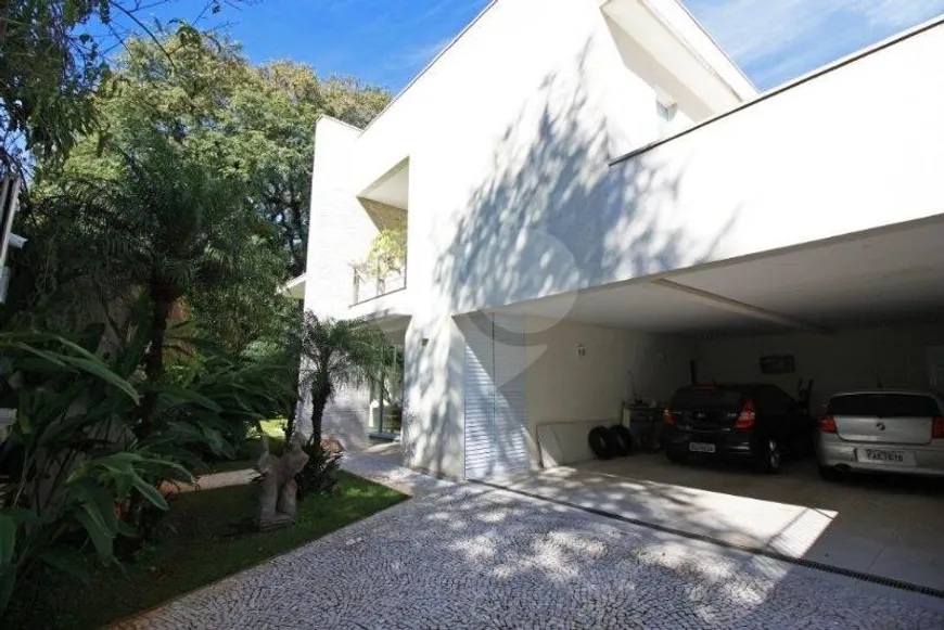Foto 1 de Sobrado com 4 Quartos à venda, 460m² em Alto de Pinheiros, São Paulo