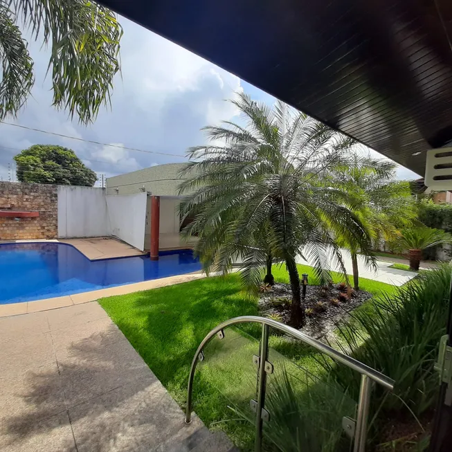 Foto 1 de Casa com 5 Quartos para venda ou aluguel, 800m² em Calhau, São Luís