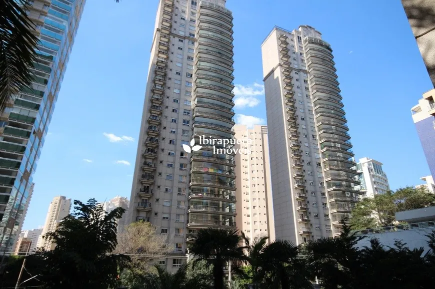 Foto 1 de Apartamento com 3 Quartos à venda, 245m² em Moema, São Paulo