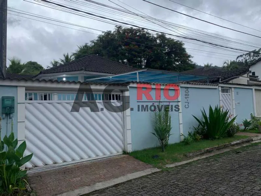 Foto 1 de Casa de Condomínio com 3 Quartos à venda, 200m² em Jacarepaguá, Rio de Janeiro