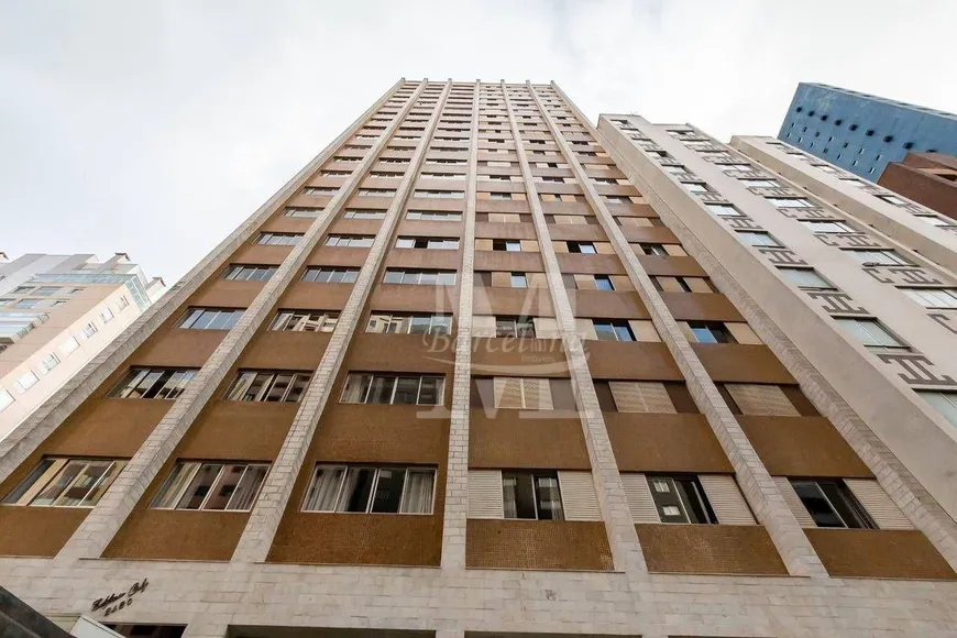 Foto 1 de Apartamento com 3 Quartos à venda, 197m² em Centro, Curitiba