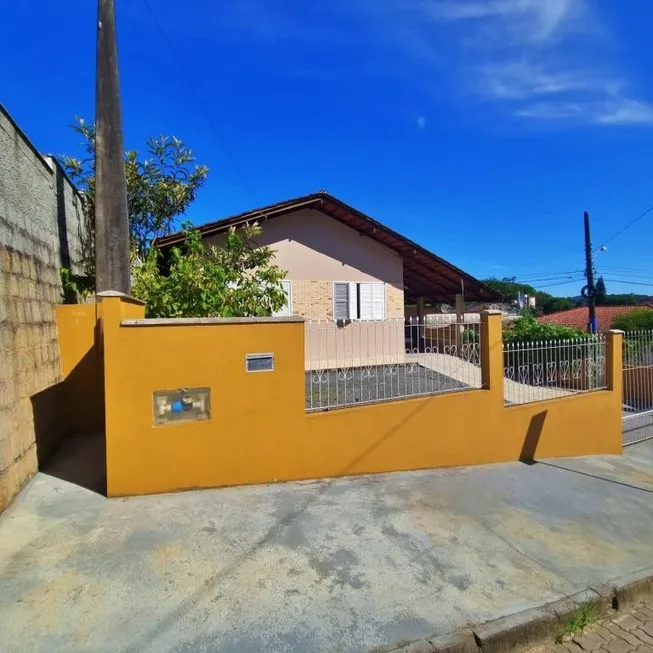 Foto 1 de Casa com 4 Quartos à venda, 148m² em Itaum, Joinville