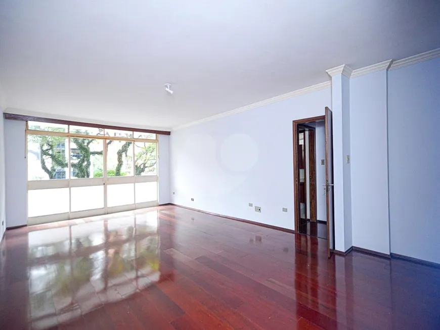 Foto 1 de Apartamento com 3 Quartos à venda, 210m² em Jardim Paulista, São Paulo