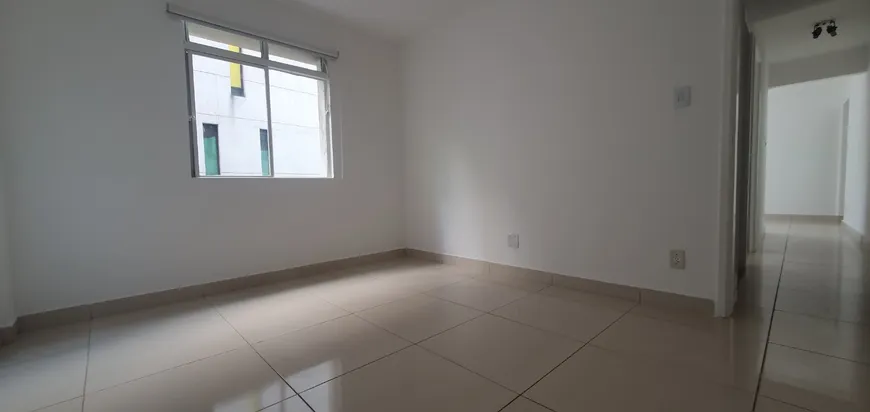 Foto 1 de Apartamento com 3 Quartos para alugar, 80m² em Bela Vista, São Paulo