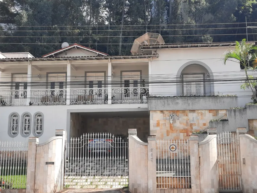 Foto 1 de Casa com 7 Quartos à venda, 450m² em Serenata, Timóteo