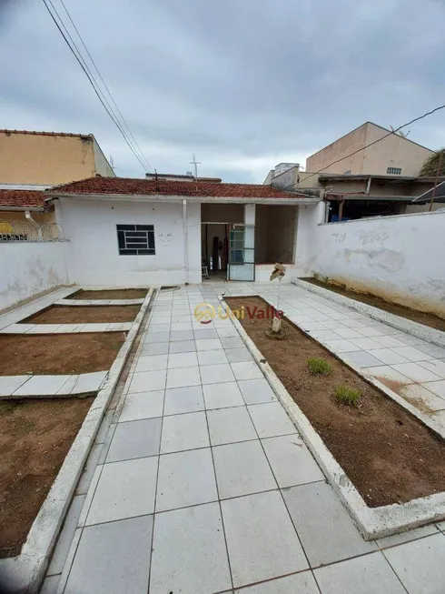 Foto 1 de Casa com 2 Quartos à venda, 130m² em Vila Jaboticabeira, Taubaté