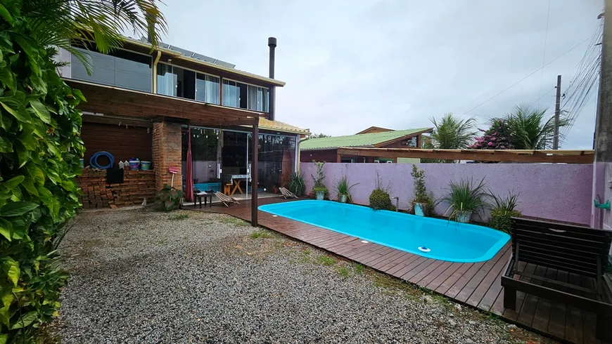 Foto 1 de Casa com 2 Quartos à venda, 150m² em São João do Rio Vermelho, Florianópolis