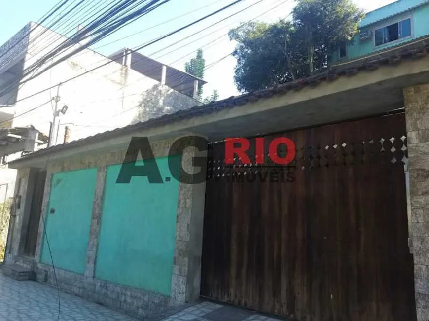 Foto 1 de Casa com 4 Quartos à venda, 250m² em Taquara, Rio de Janeiro