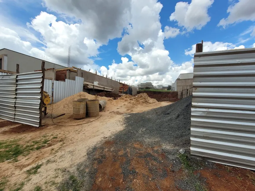 Foto 1 de Lote/Terreno à venda, 429m² em , Rio Verde