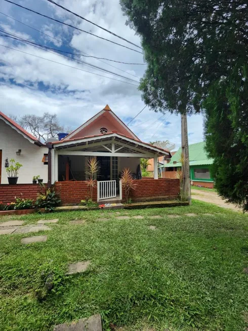 Foto 1 de Casa com 2 Quartos à venda, 60m² em Rio Acima, Vargem