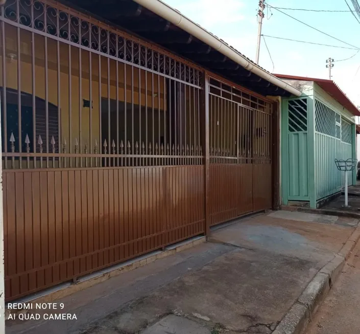 Foto 1 de Casa com 2 Quartos à venda, 130m² em Samambaia Norte, Brasília