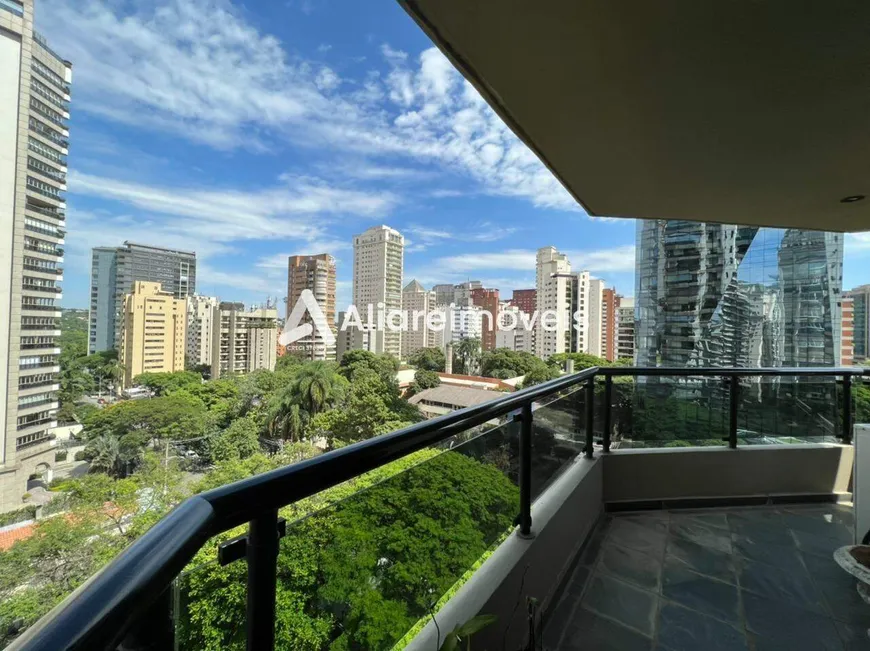 Foto 1 de Apartamento com 4 Quartos à venda, 220m² em Itaim Bibi, São Paulo