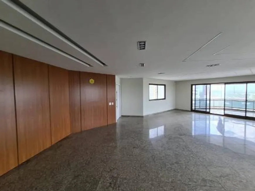 Foto 1 de Apartamento com 3 Quartos para alugar, 240m² em Aleixo, Manaus