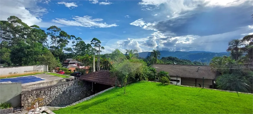 Foto 1 de Casa de Condomínio com 3 Quartos à venda, 320m² em Serra da Cantareira, Mairiporã