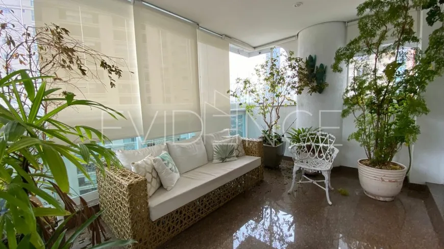 Foto 1 de Apartamento com 3 Quartos para venda ou aluguel, 224m² em Jardim Anália Franco, São Paulo
