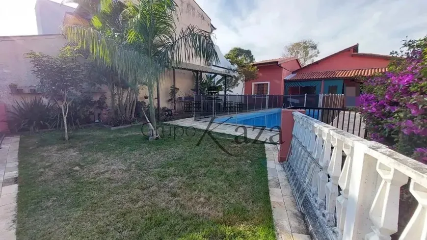 Foto 1 de Casa com 3 Quartos à venda, 555m² em Jardim Itapema, Guararema