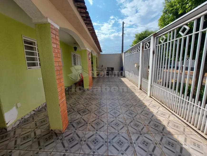 Foto 1 de Casa com 2 Quartos à venda, 151m² em Parque Industrial, São José do Rio Preto