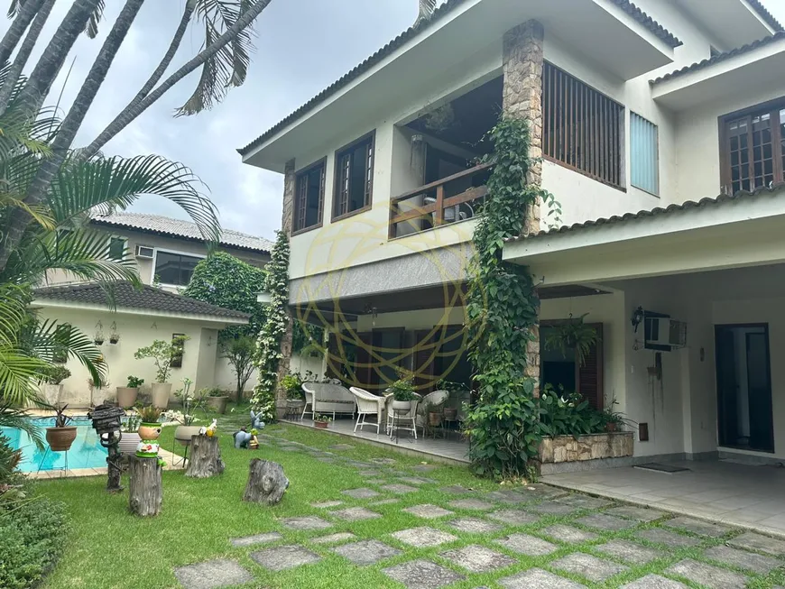 Foto 1 de Casa de Condomínio com 5 Quartos para alugar, 900m² em Barra da Tijuca, Rio de Janeiro