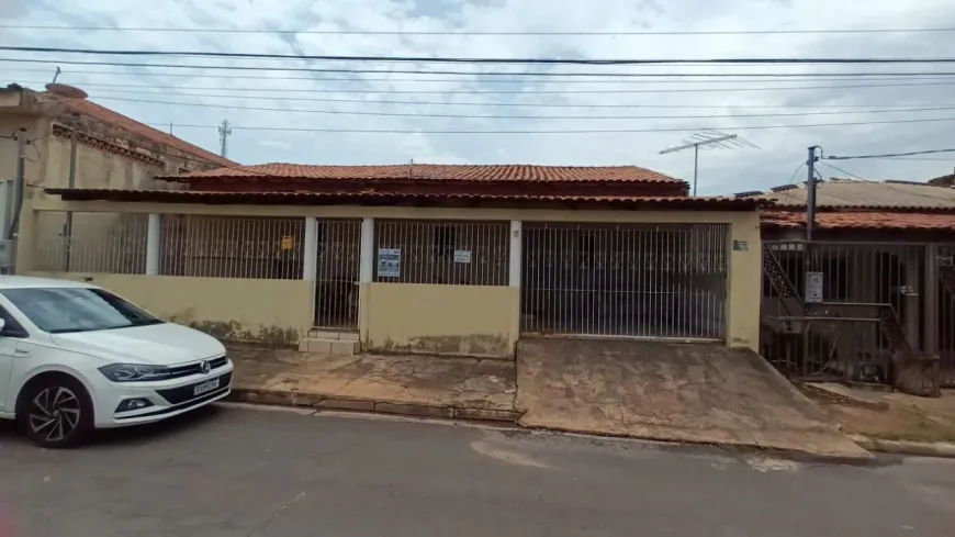 Foto 1 de Casa com 3 Quartos à venda, 250m² em CPA I, Cuiabá