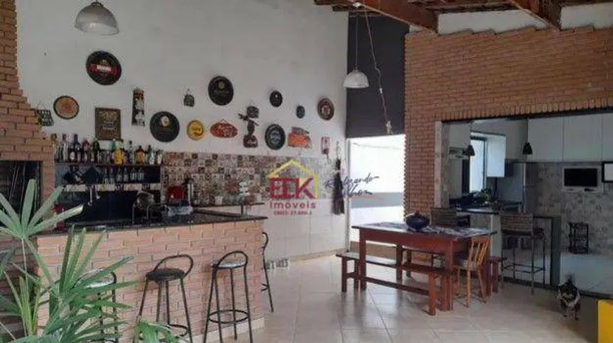 Foto 1 de Casa com 3 Quartos à venda, 300m² em Alto São Pedro, Taubaté