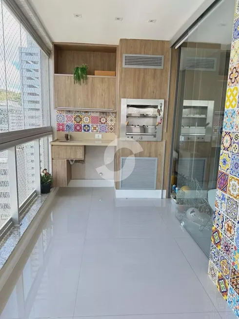 Foto 1 de Apartamento com 3 Quartos à venda, 127m² em Icaraí, Niterói