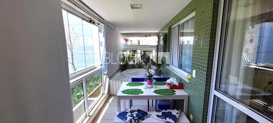 Foto 1 de Apartamento com 3 Quartos à venda, 86m² em Recreio Dos Bandeirantes, Rio de Janeiro