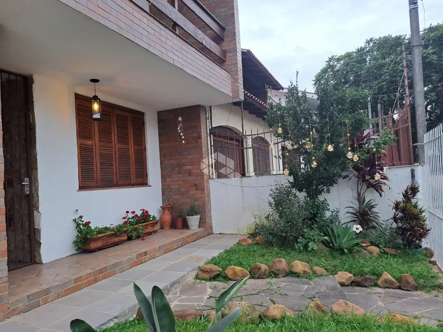 Foto 1 de Casa com 4 Quartos à venda, 388m² em Jardim Planalto, Porto Alegre